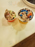 Orange Leaf Frozen Yogurt food