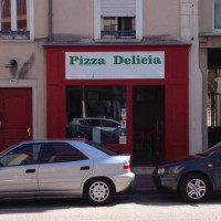 Pizza Delicia outside