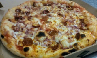 Pizza Bueno food