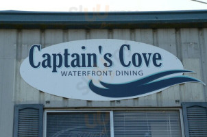 Captain's Cove Grill At Starved Rock Marina food