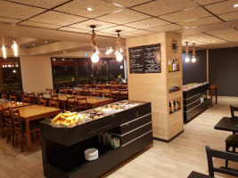 Girona Café Bar Restaurant Rungis inside