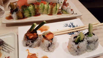 Sumo Sushi & Grill food