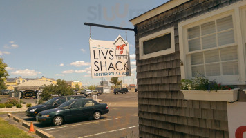 Liv's Shack Old Saybrook outside