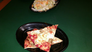 Monical's Pizza food