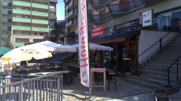 Bar Restaurant Le Hourgade outside