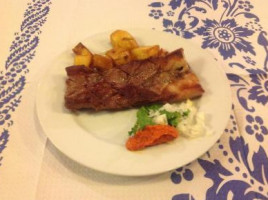 Taverna Luxa food