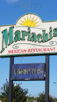 Mariachis Mexican food