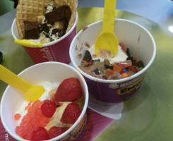 Menchie's Frozen Yogurt food