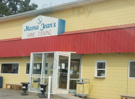 Mama Jeans Restaurant outside