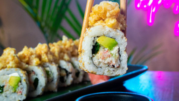 Zabú Tropical Sushi Bar food