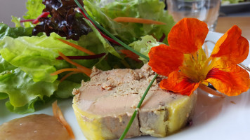 Au Pré Des étoiles food