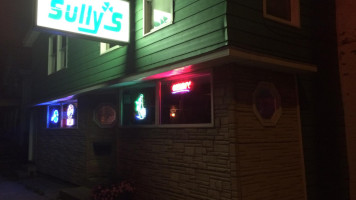 Sully's Tavern inside