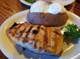 Cattlemen's Steakhouse Lounge inside