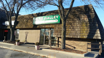 Salad Galley outside