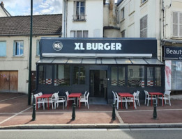 Xl Burger inside