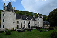Chateau De La Fleunie outside