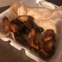 Hoots Wings By Hooters food