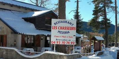 Les Chasseurs food