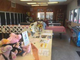 Susie's Bbq Catering inside