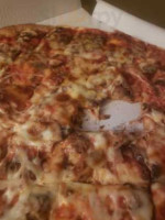 Rico Rino's Pizza food