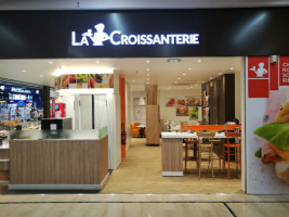 La Croissanterie inside