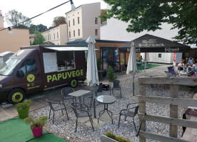 Papuvege Truck inside