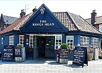 Kings Head outside