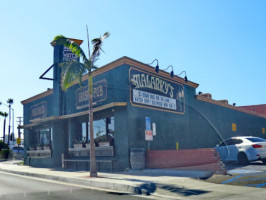 Malarky's Irish Pub outside