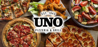 Uno Pizzeria Grill food