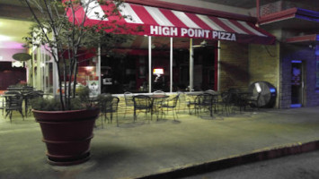 High Point Pizza outside
