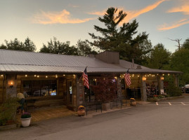 Foggy Rock Eatery And Pub outside