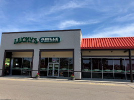 Lucky's Grille Sports Pub outside