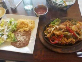 Cantina Bravo Mexican Grille food