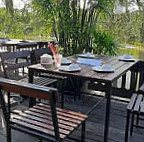 ร้านอาหาร “บ้านปิ่นแก้ว” สวนริมน้ำ Nourriture