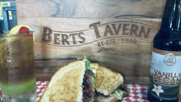 Bert's Tavern food