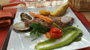 Le Moulin de la Baine food