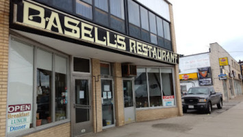 Basell's Restaurant & Tavern outside