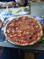 Pizza Bianchi food