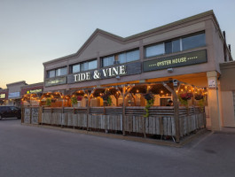 Tide And Vine Oyster House outside