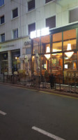 Cafe de Paris outside