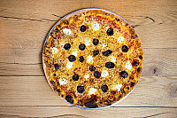 Pizza Capri inside