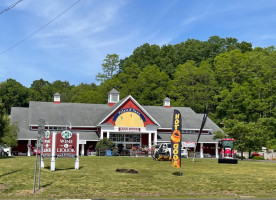 Canton Creamery outside