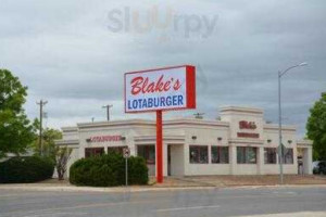 Blake's Lotaburger outside