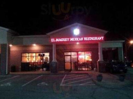 El Maguey outside