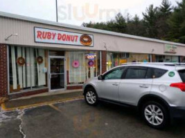Ruby Donut Shop outside