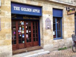 The Golden Apple British Pub Bordeaux outside