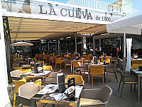 La Cueva De 1900 Muelle Uno, L57 inside