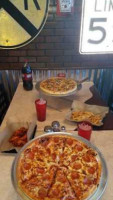 Route 66 Pizza And Wings food