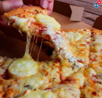 Domino's Pizza Montfort-sur-meu food