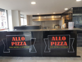 Allo Pizza inside